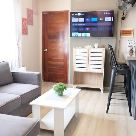 2-Bedroom Boutique City Condo - Newly Renovated! Cebú Exterior foto