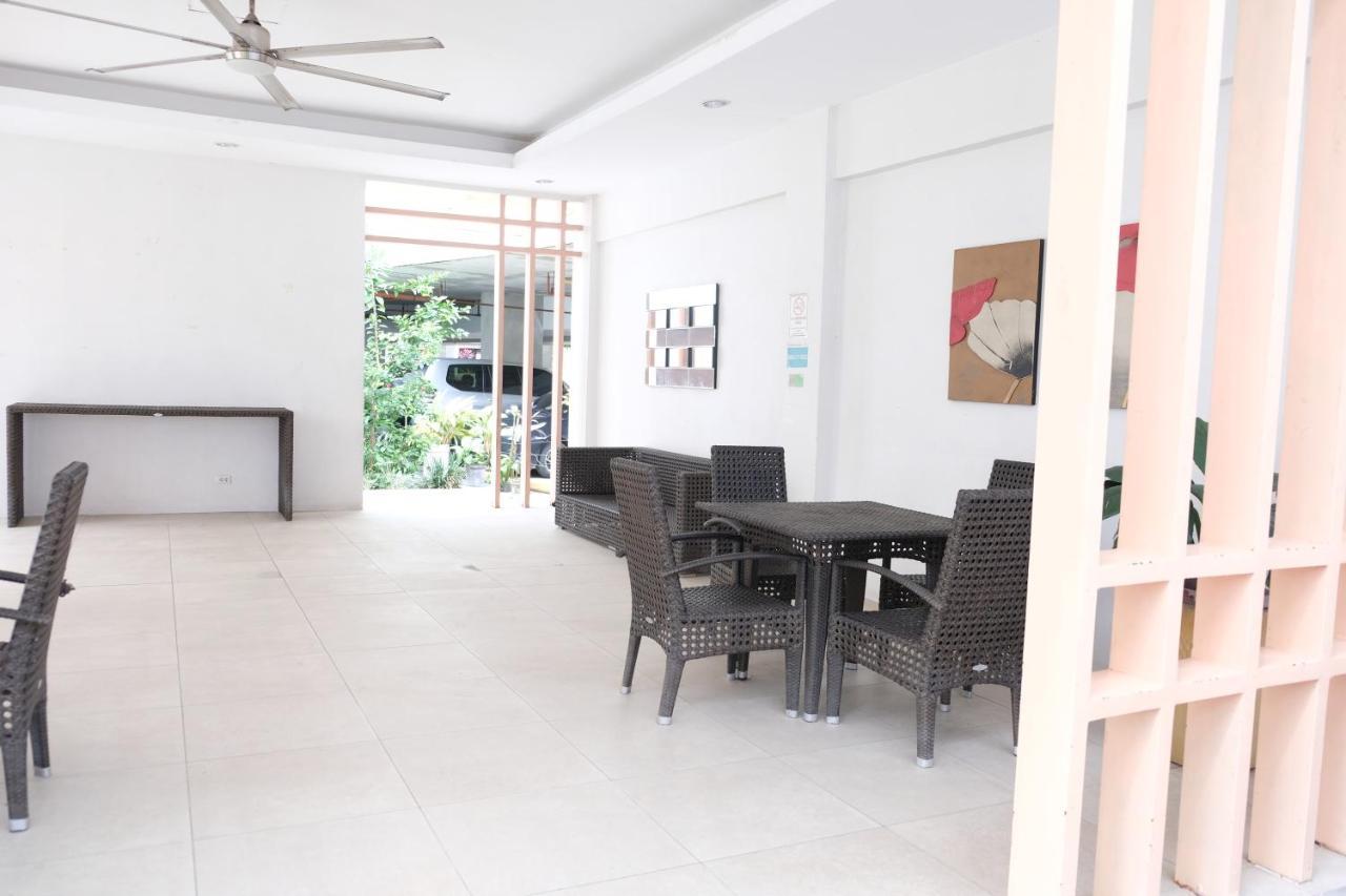 2-Bedroom Boutique City Condo - Newly Renovated! Cebú Exterior foto
