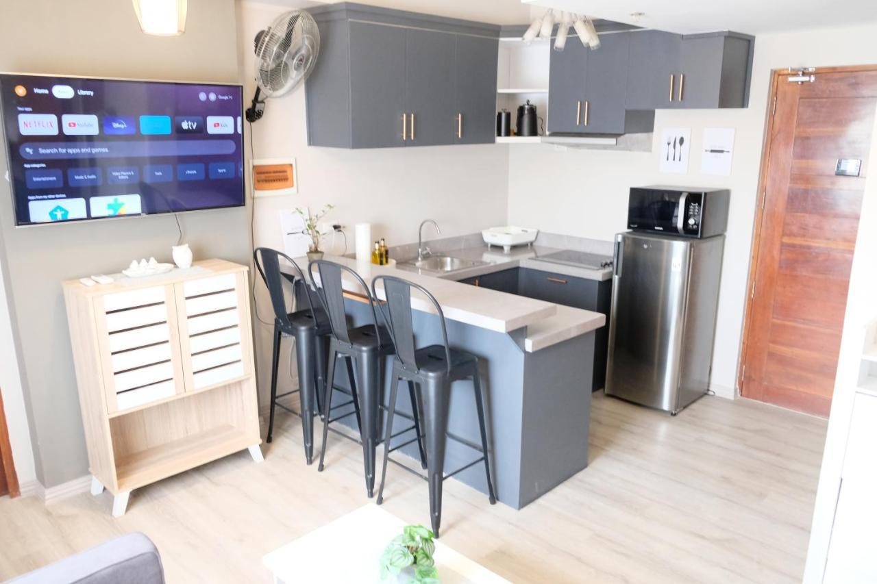 2-Bedroom Boutique City Condo - Newly Renovated! Cebú Exterior foto