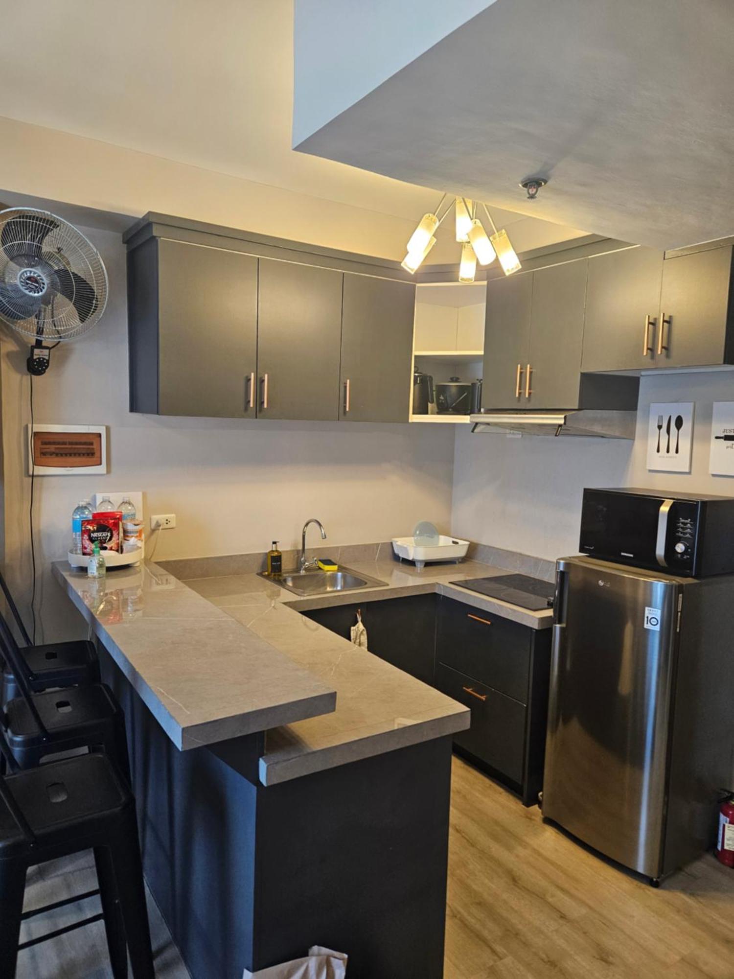 2-Bedroom Boutique City Condo - Newly Renovated! Cebú Exterior foto