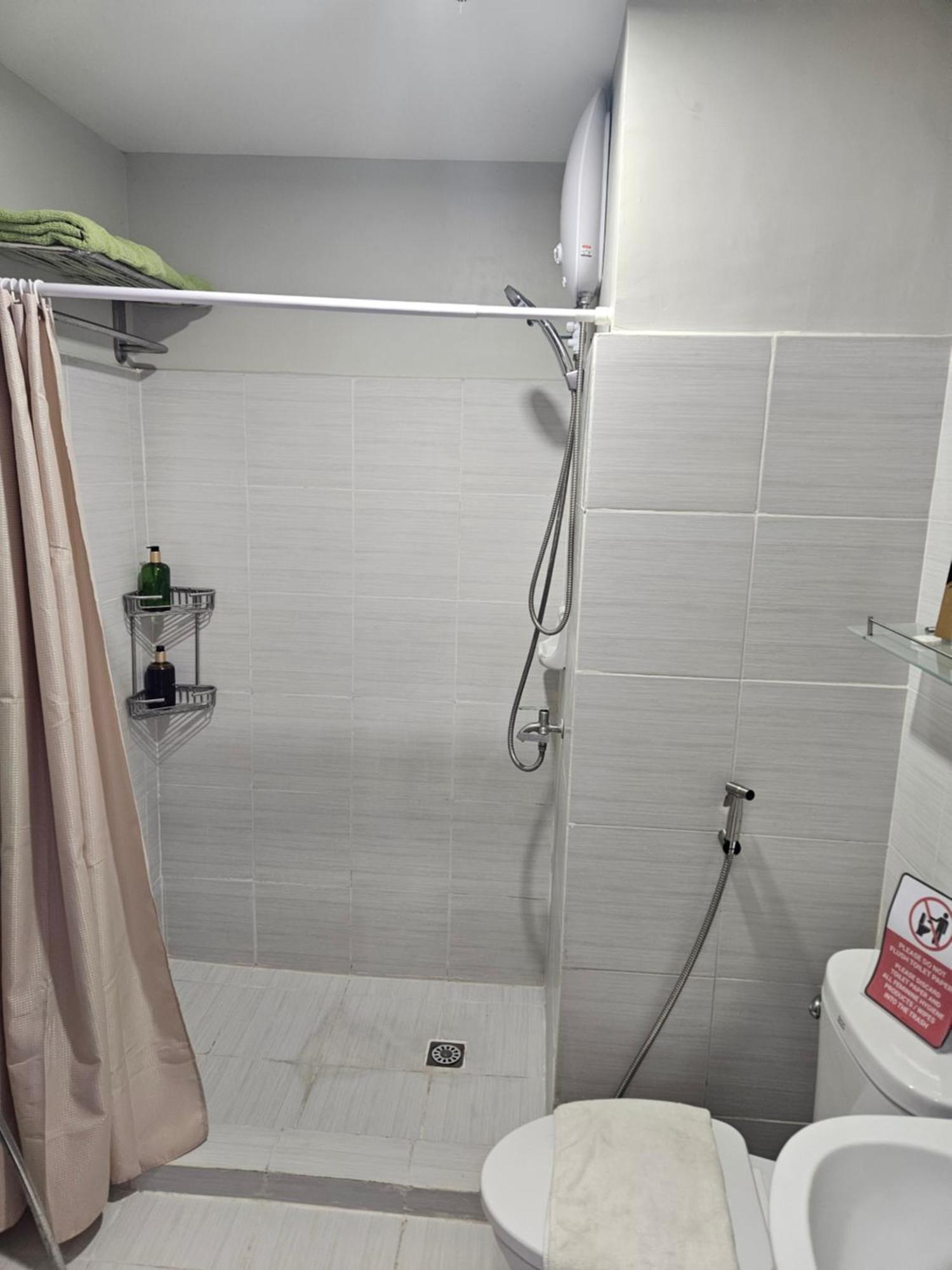 2-Bedroom Boutique City Condo - Newly Renovated! Cebú Exterior foto