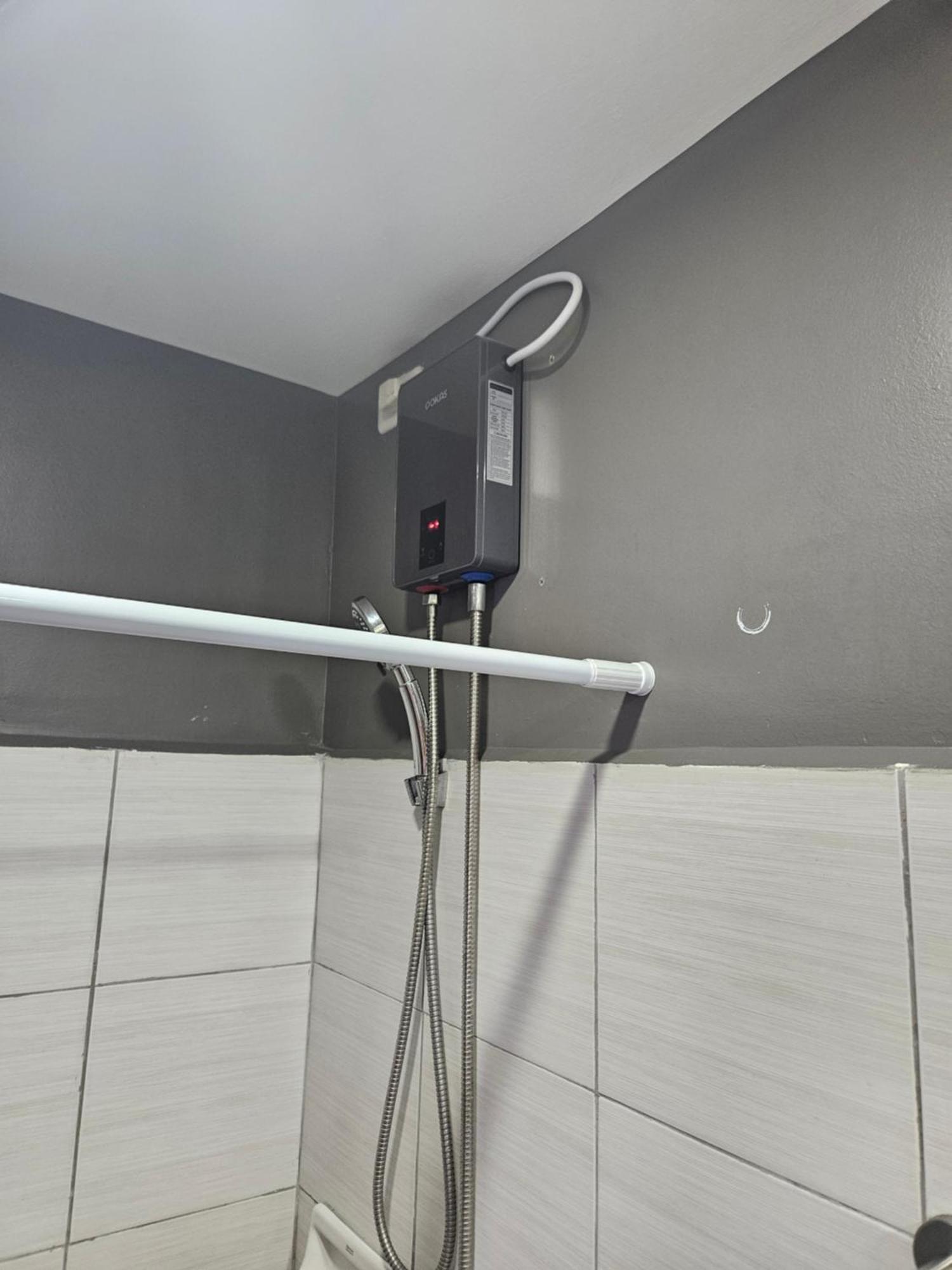 2-Bedroom Boutique City Condo - Newly Renovated! Cebú Exterior foto