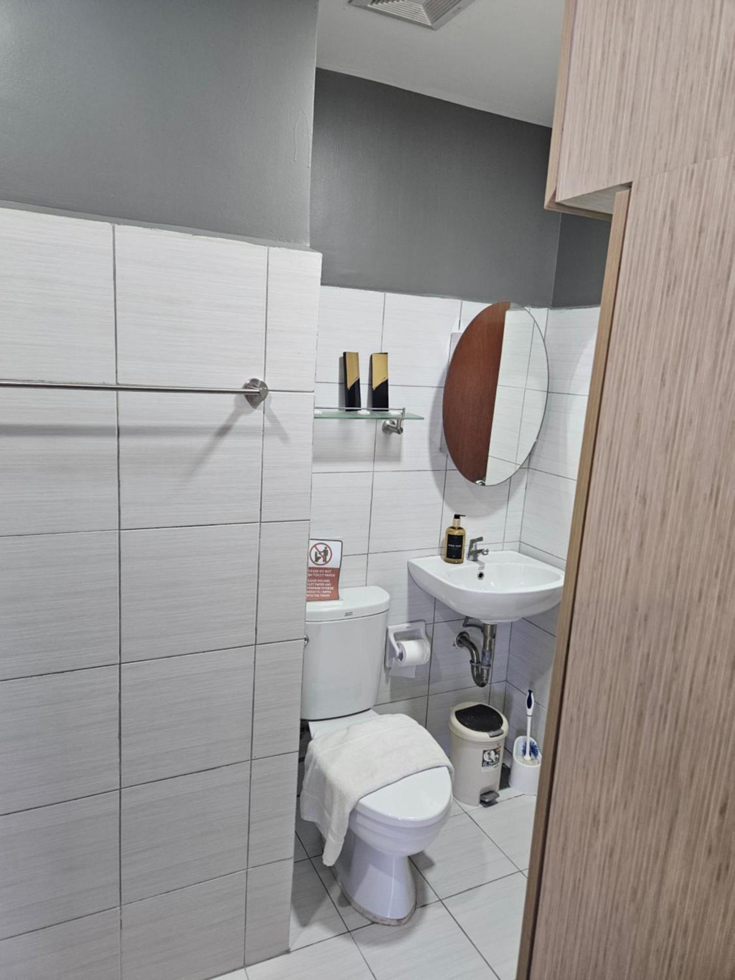 2-Bedroom Boutique City Condo - Newly Renovated! Cebú Exterior foto