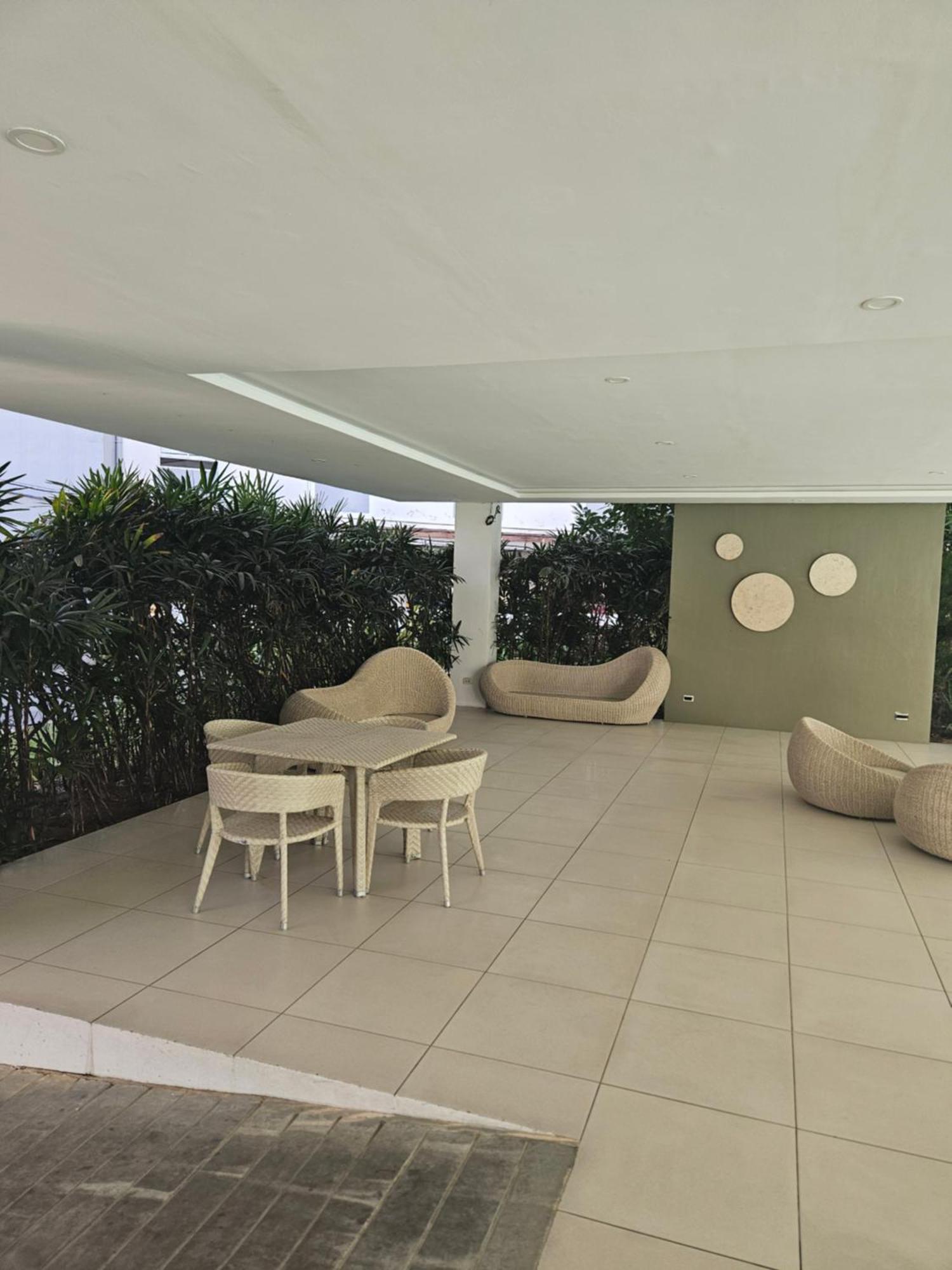 2-Bedroom Boutique City Condo - Newly Renovated! Cebú Exterior foto